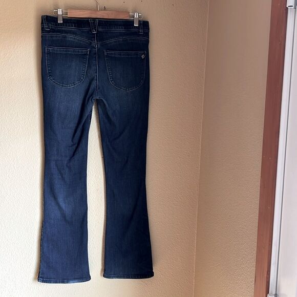 DemocracyโJeans Absolution 8 - Picture 3 of 9